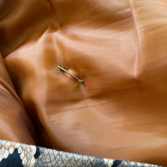 Snake Pattern Skirt, Size 12 - Picture 5 of 12